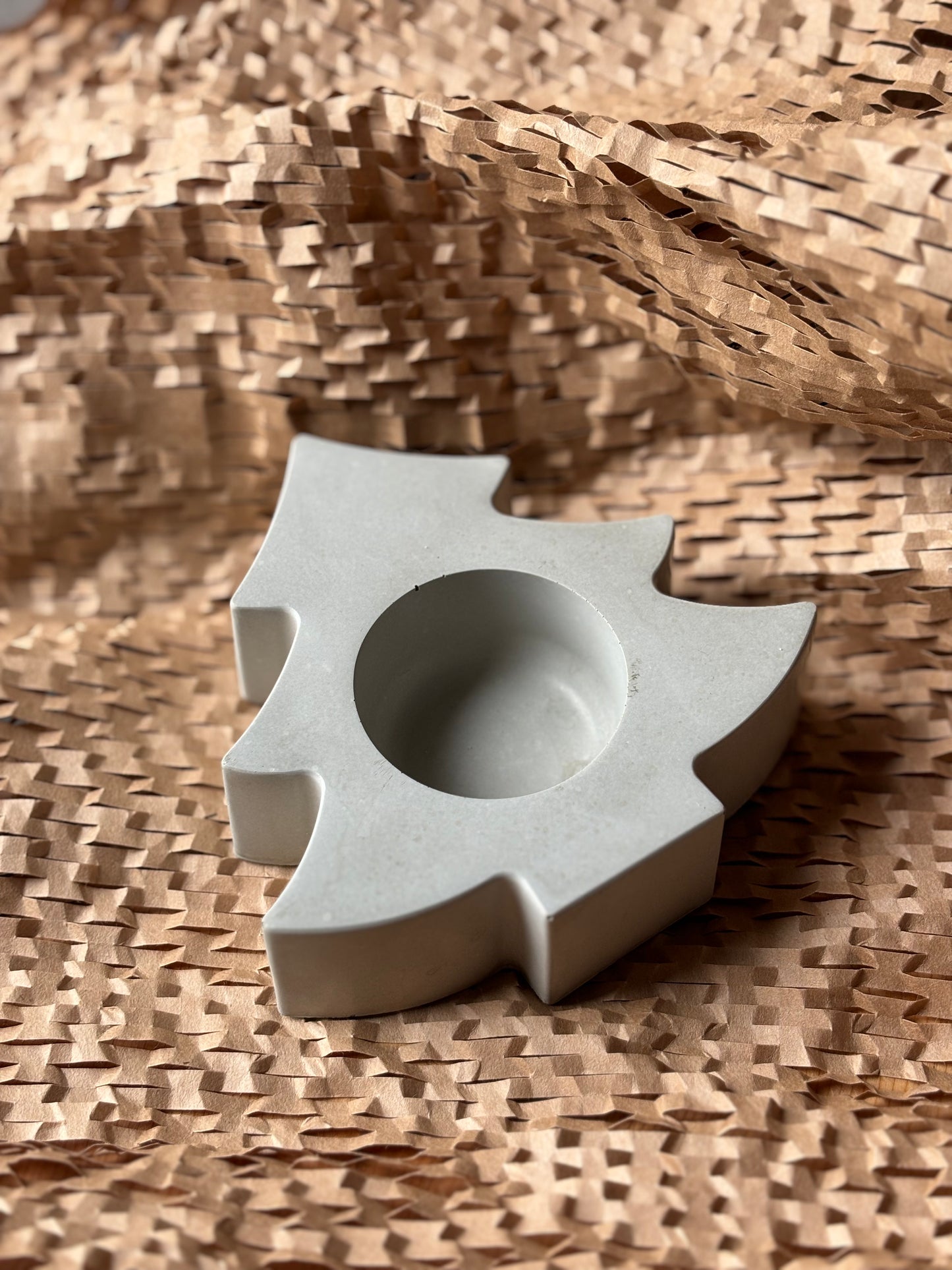 SEASONAL TEALIGHT VESSEL