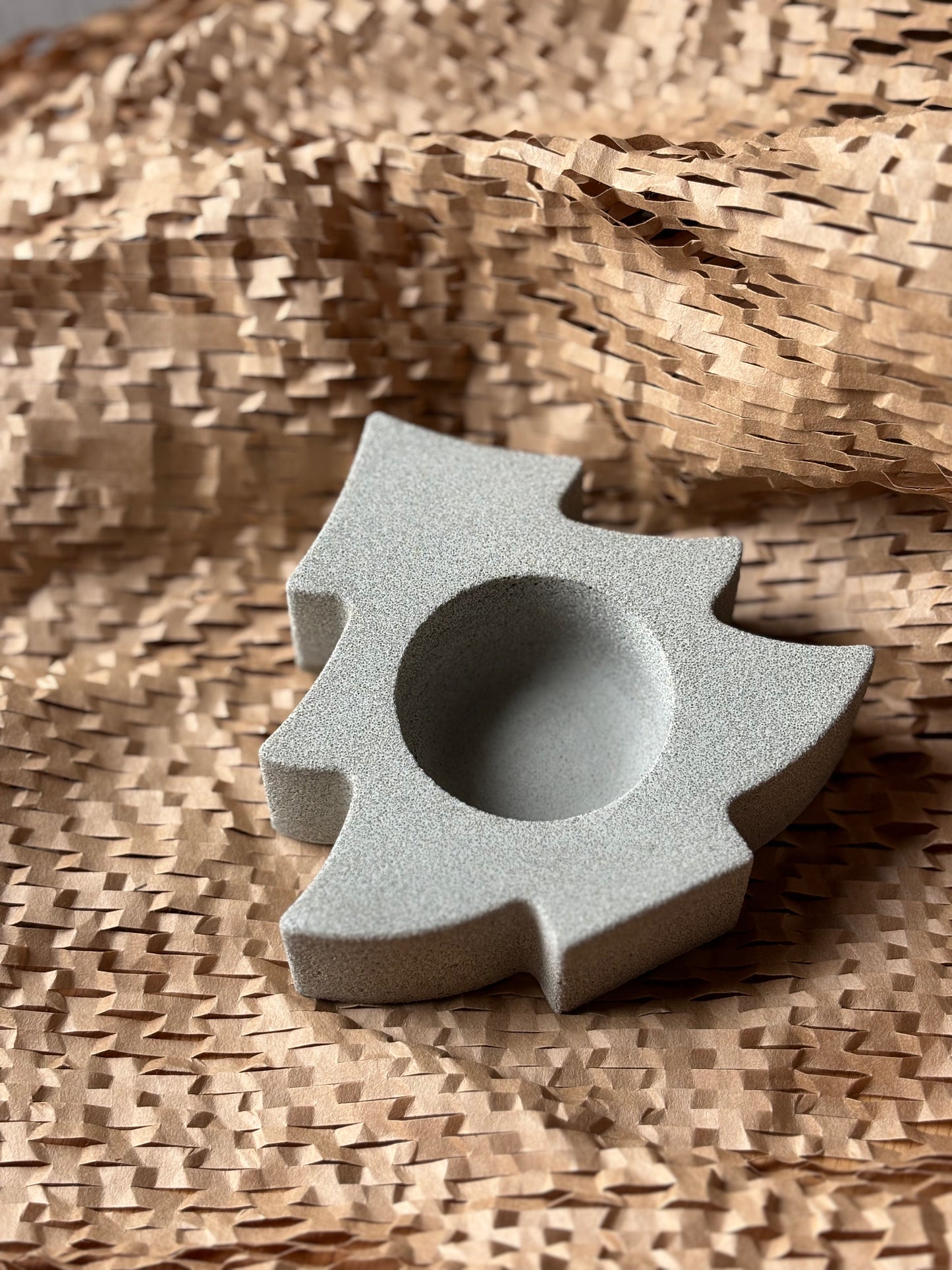 SEASONAL TEALIGHT VESSEL