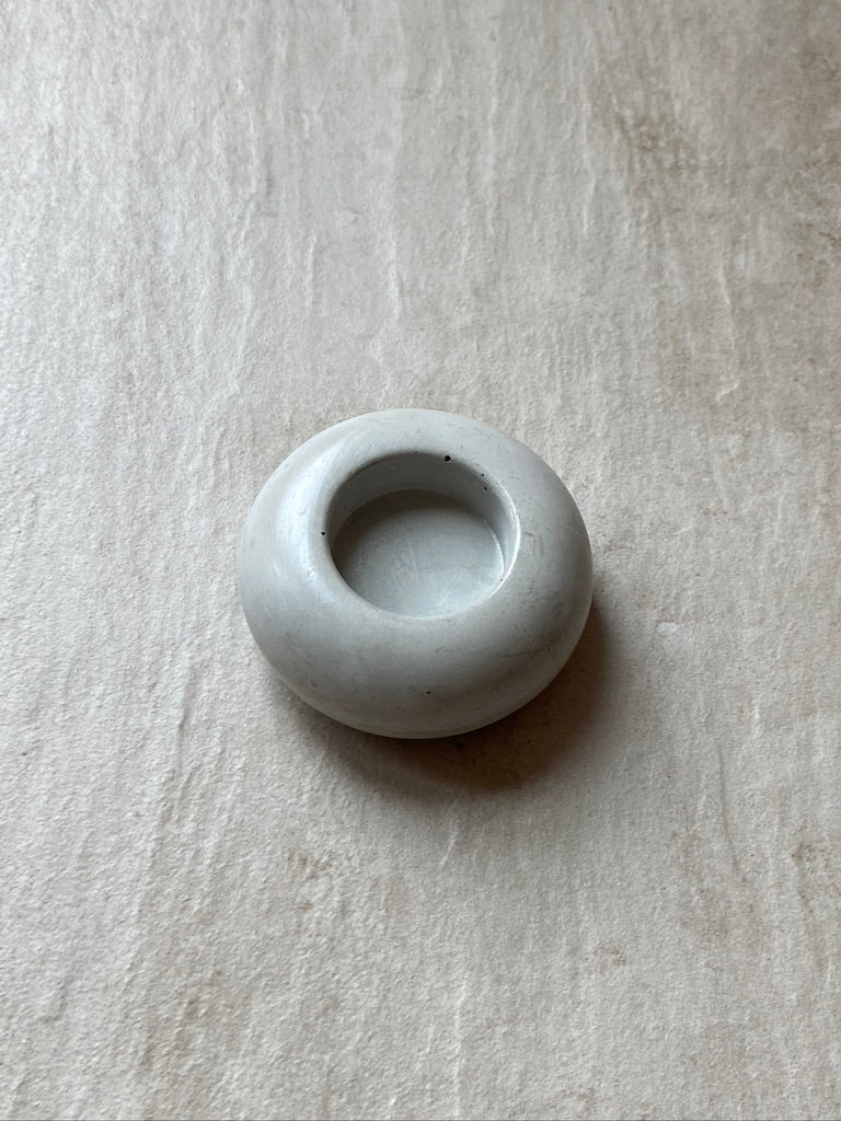 CONCRETE TEALIGHT VESSEL